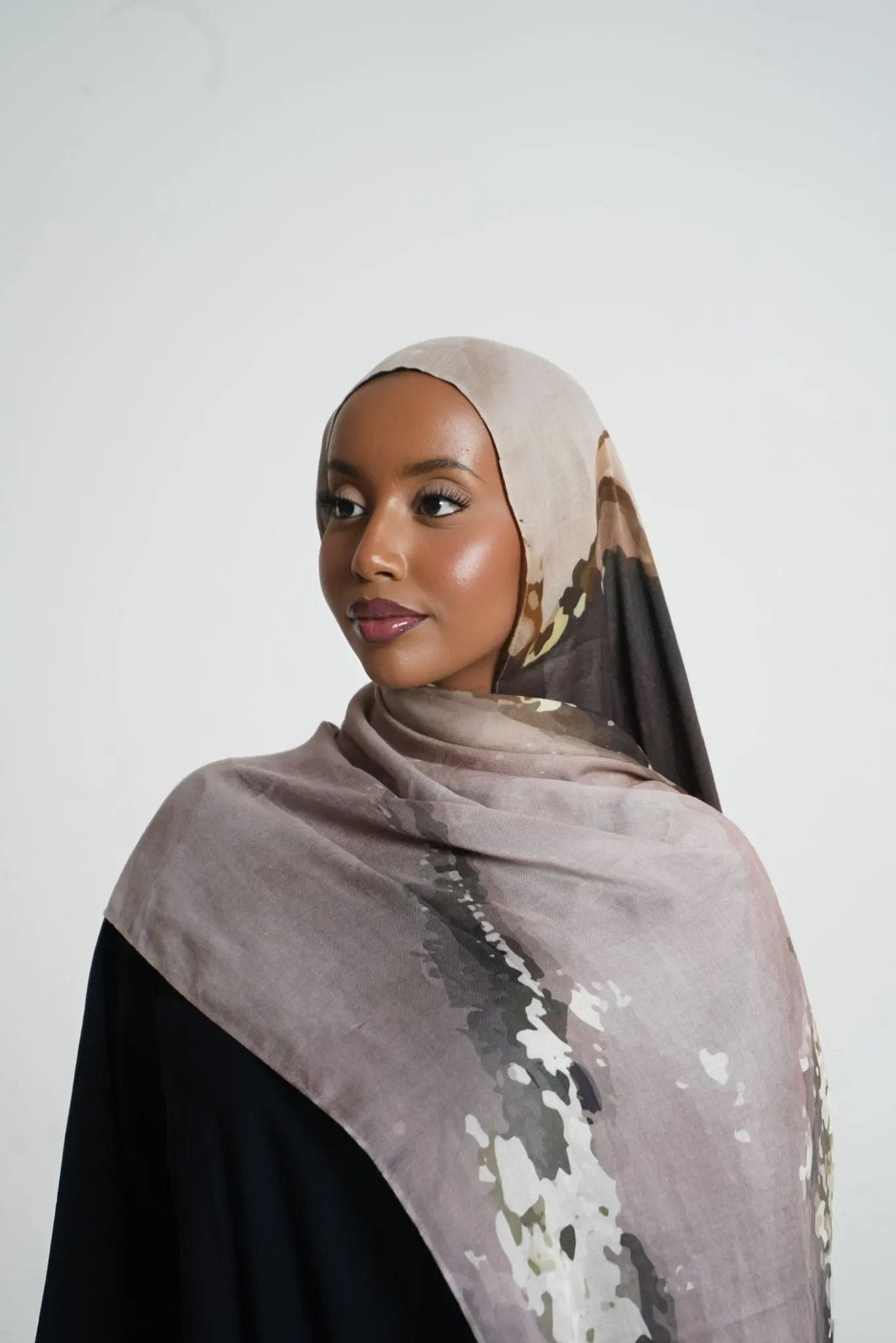 Umber Muse Print Modal Hijab Dar-Al-Hayya