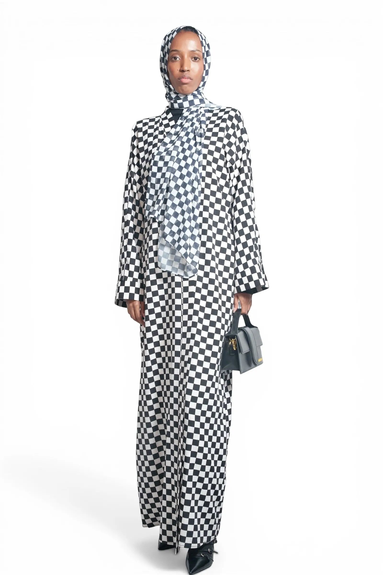 Elegance Noir and Blanc Abaya Dar-Al-Hayya