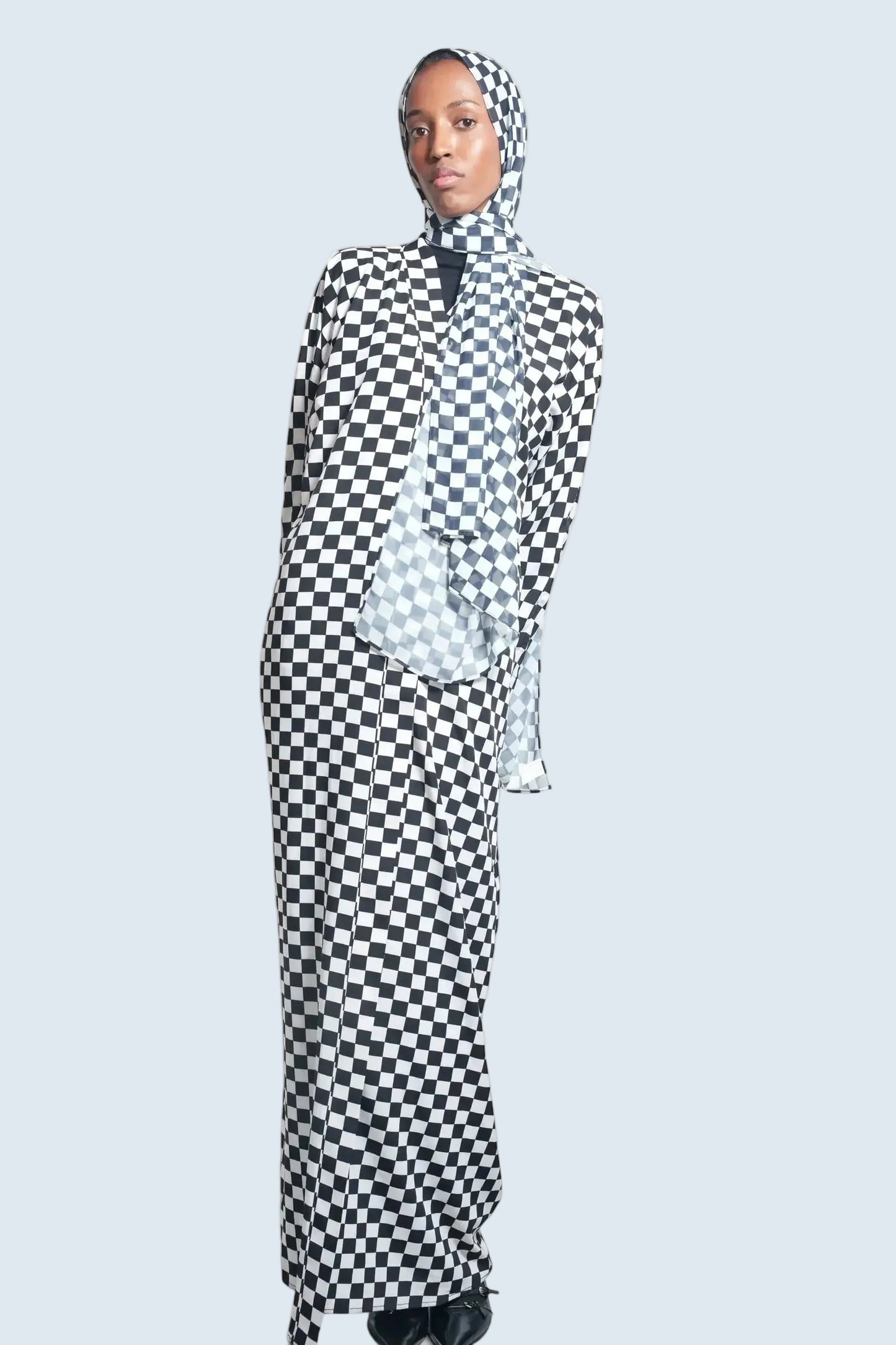 Elegance Noir and Blanc Abaya Dar-Al-Hayya