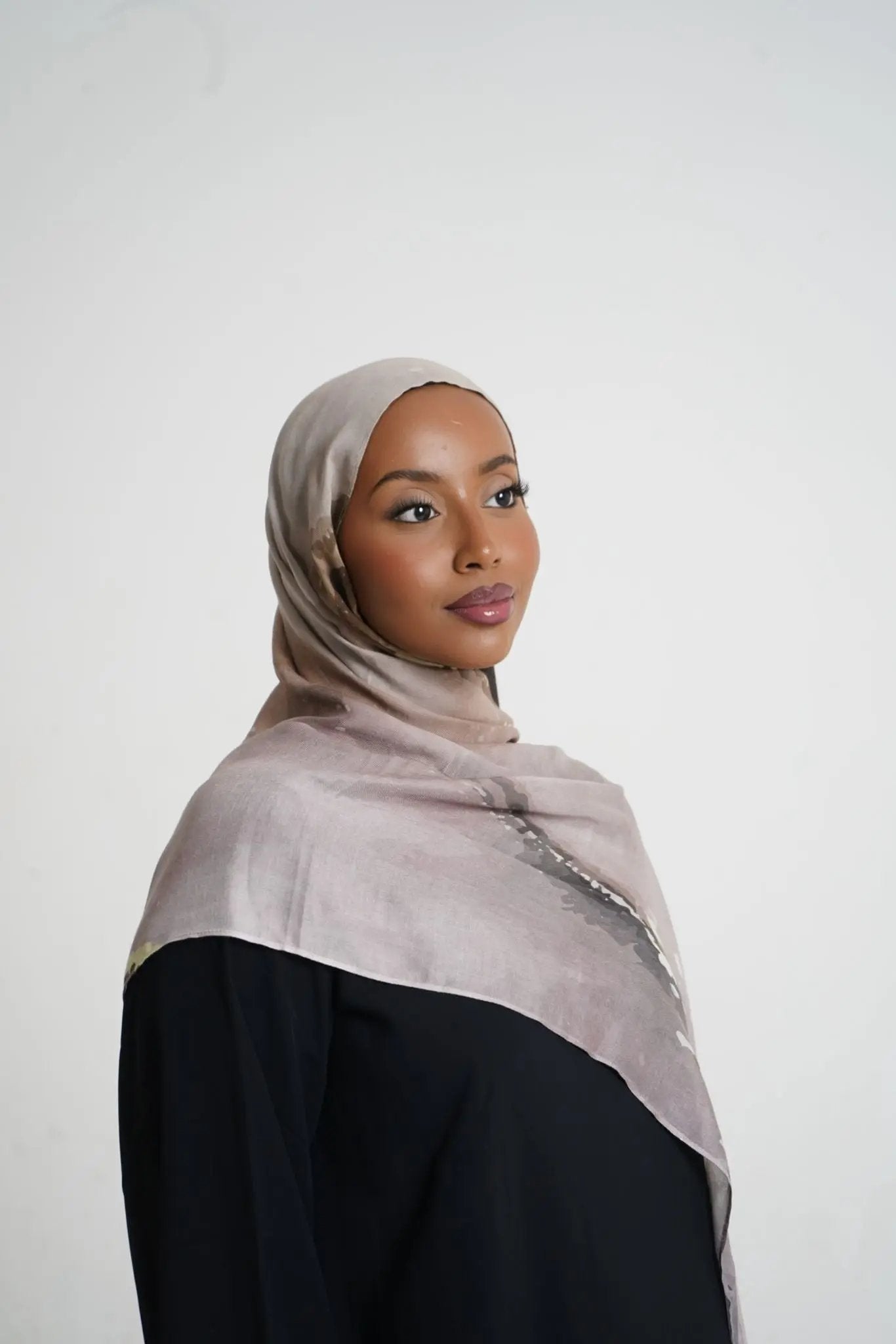 Umber Muse Print Modal Hijab Dar-Al-Hayya