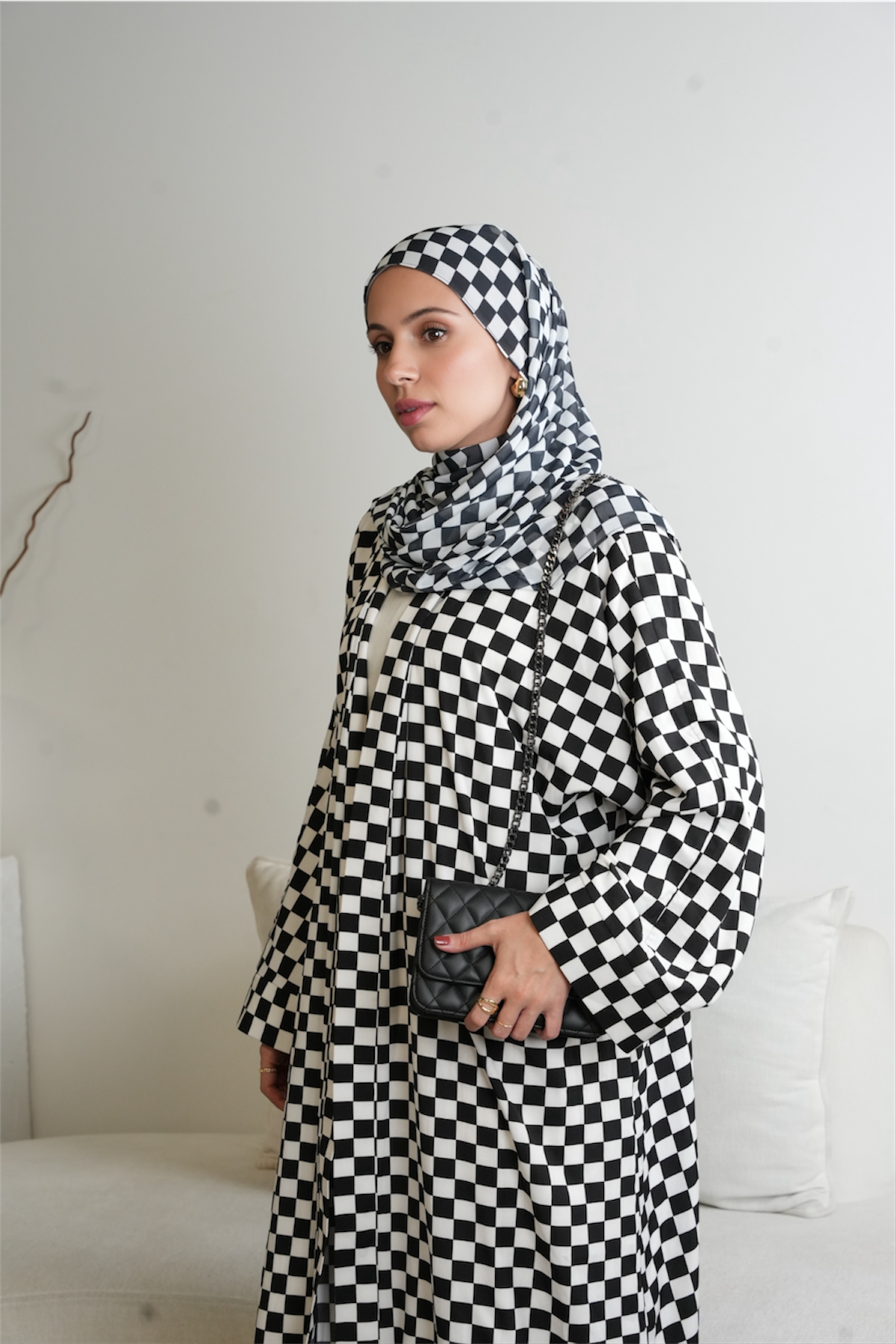 Elegance Noir and Blanc Abaya Dar-Al-Hayya