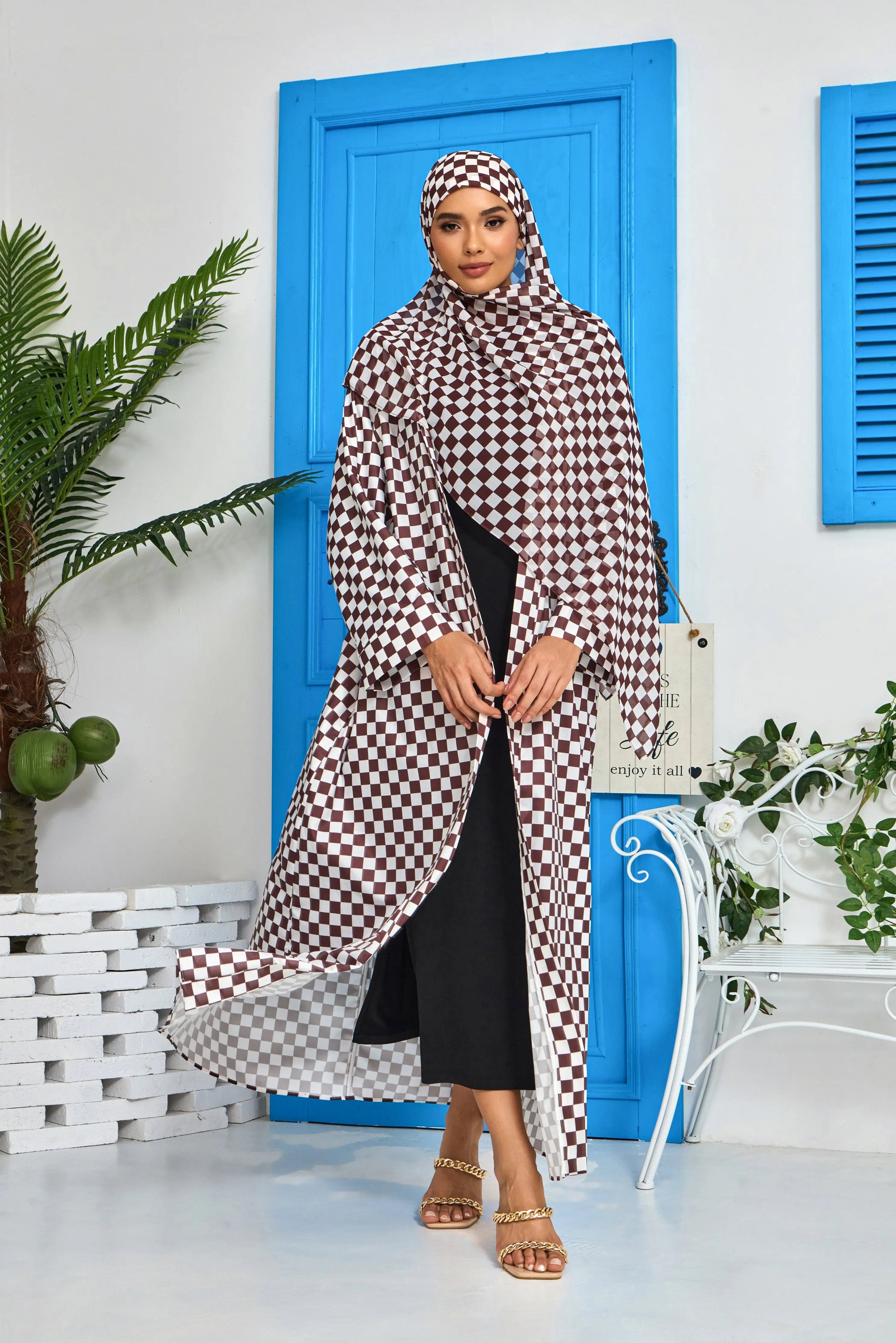 Elegance Brun and Blanc Abaya Dar-Al-Hayya