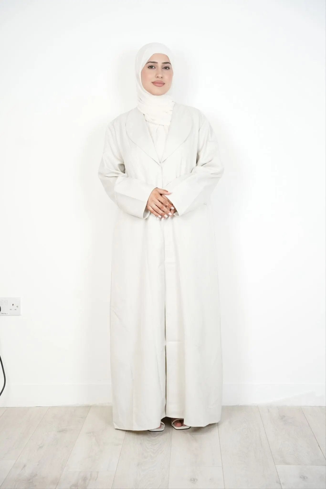 Ivory Bliss Blazer Abaya Set Dar-Al-Hayya