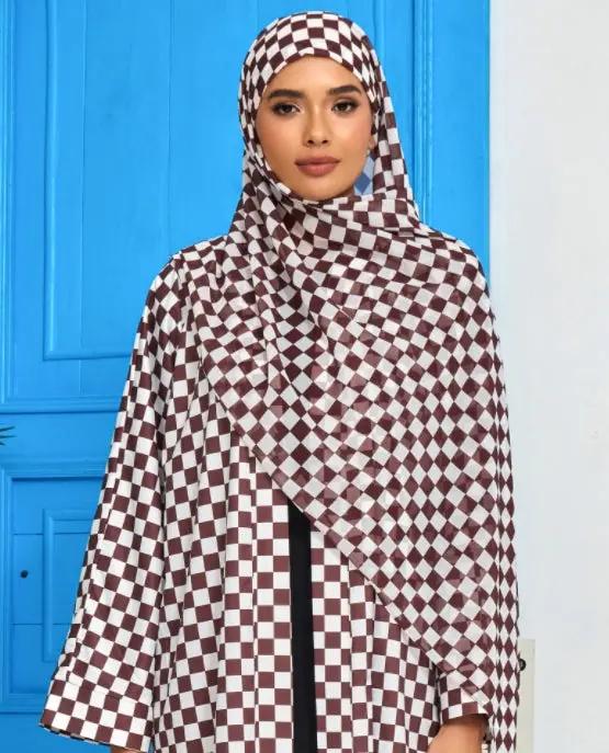 Elegance Brun and Blanc Abaya Dar-Al-Hayya